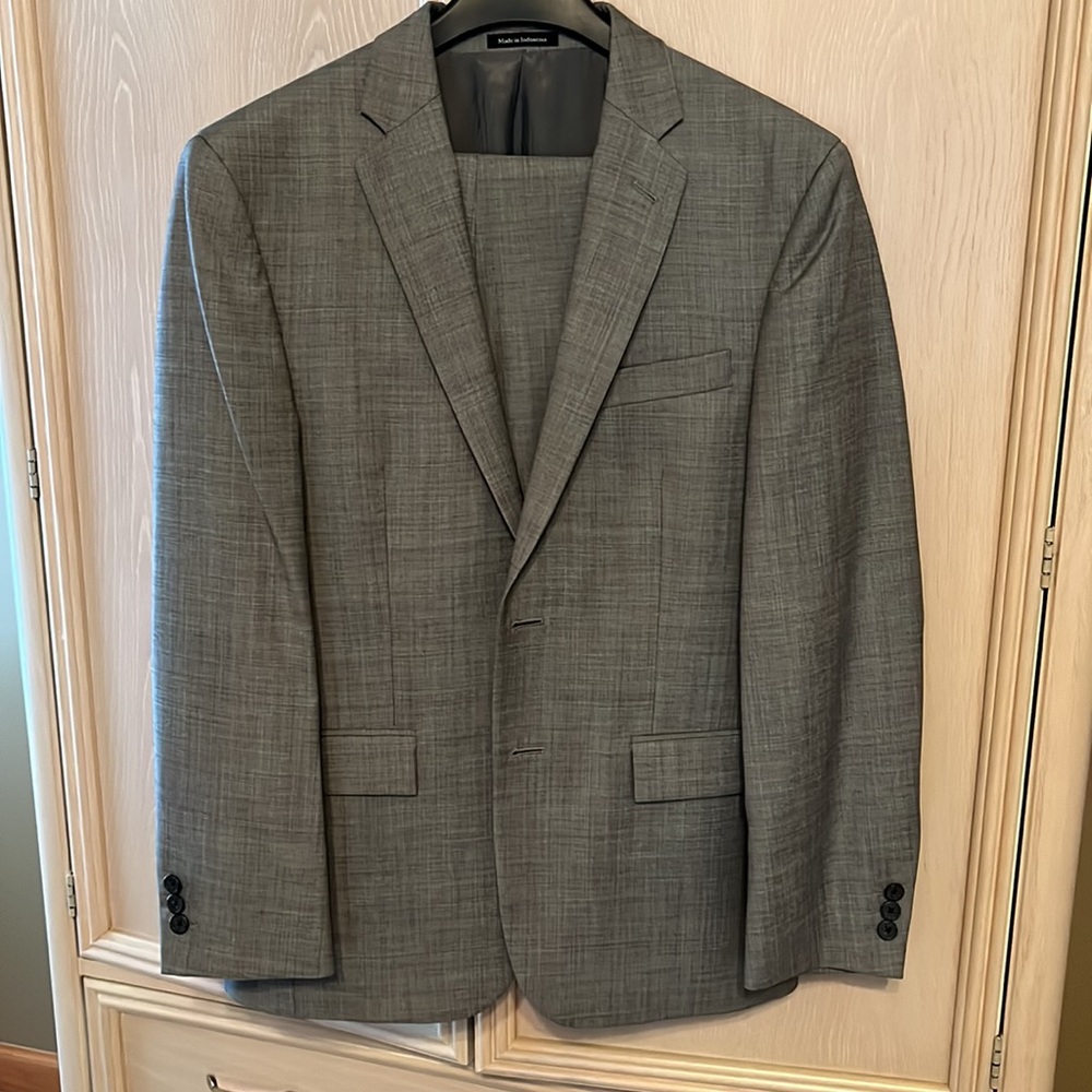 Egara Slim Fit 100% Wool Suit